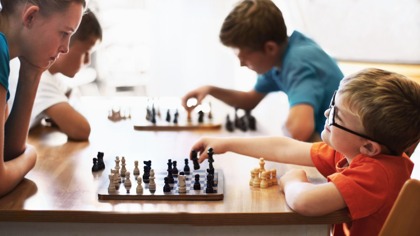 Deportes Unis - El ajedrez nos permite ejercitar nuestra mente y nos ayuda  a desarrollar nuevas habilidades ♟¿Sabías qué este es considerado un deporte?  🤔 ¿Te gustaría aprender más sobre este deporte? 🧠🏆